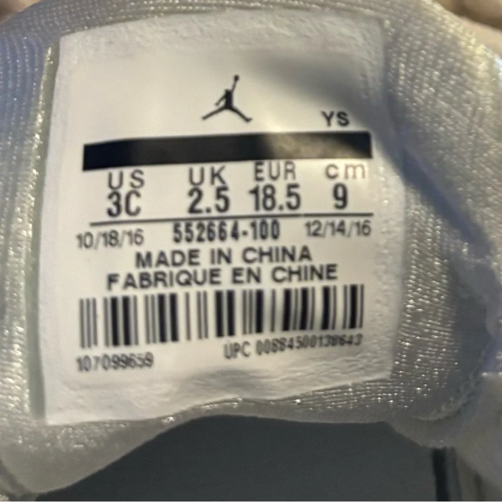 Air Jordan Retro Infant Newborn 552664-100 SIZE 3C White Crib Shoes